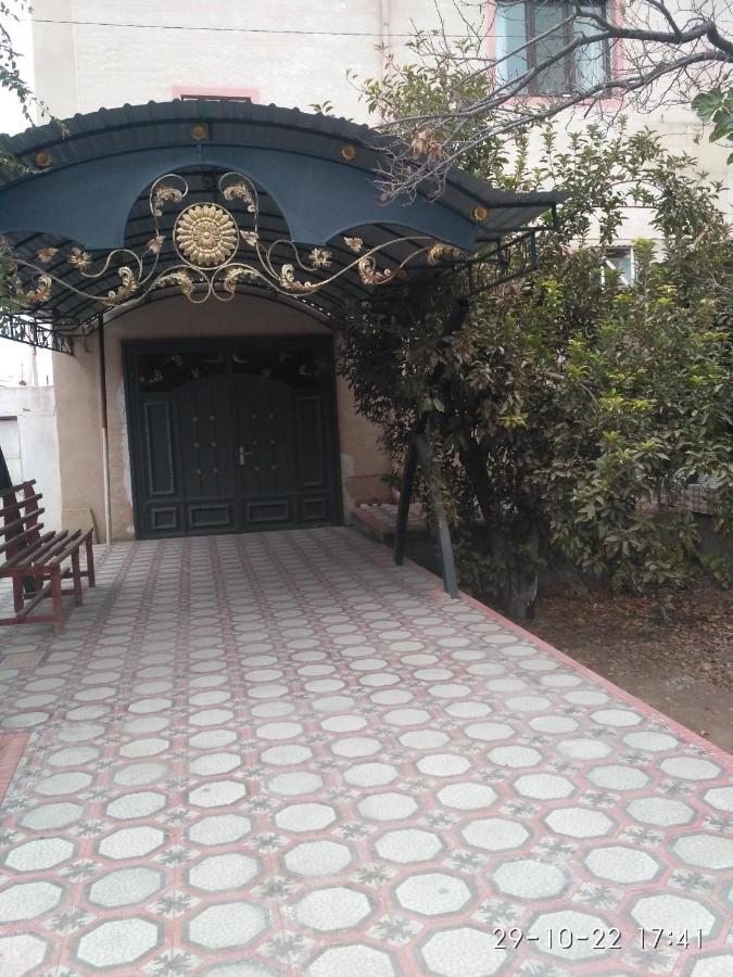 Qorowul Western House B&B 외부 사진
